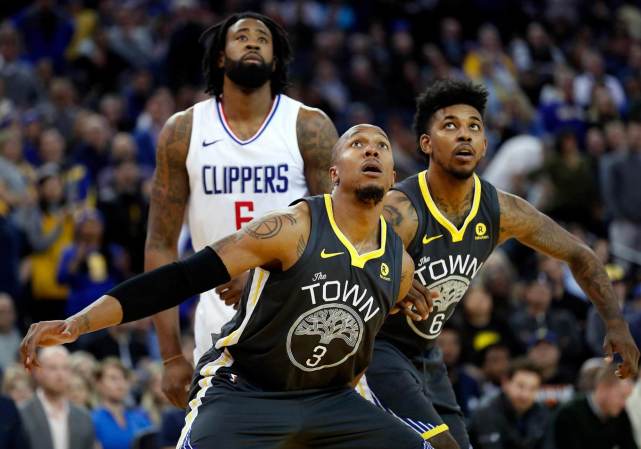 而是以阵容 而是以阵容