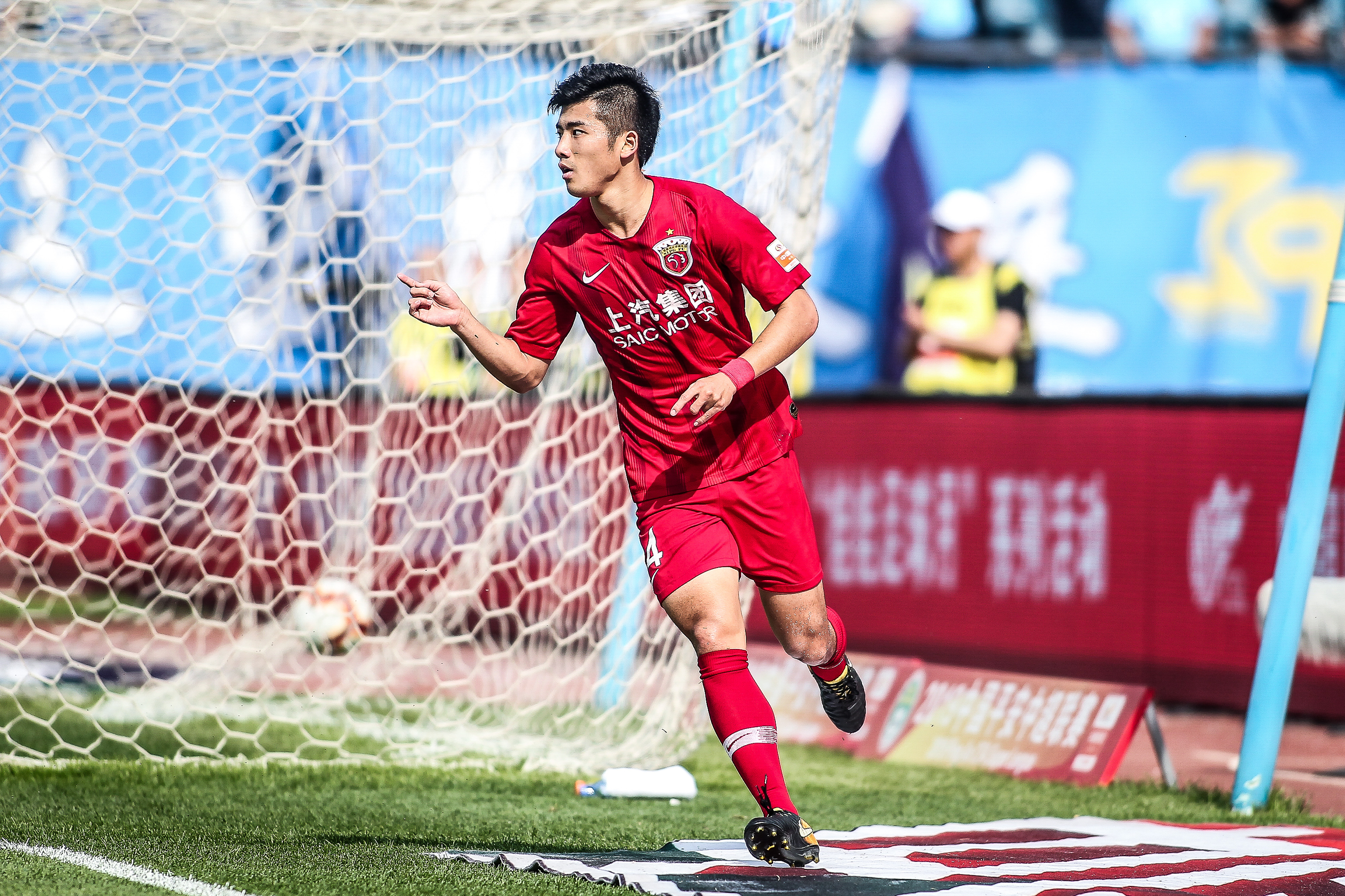 先以黄牌稳 先以黄牌稳